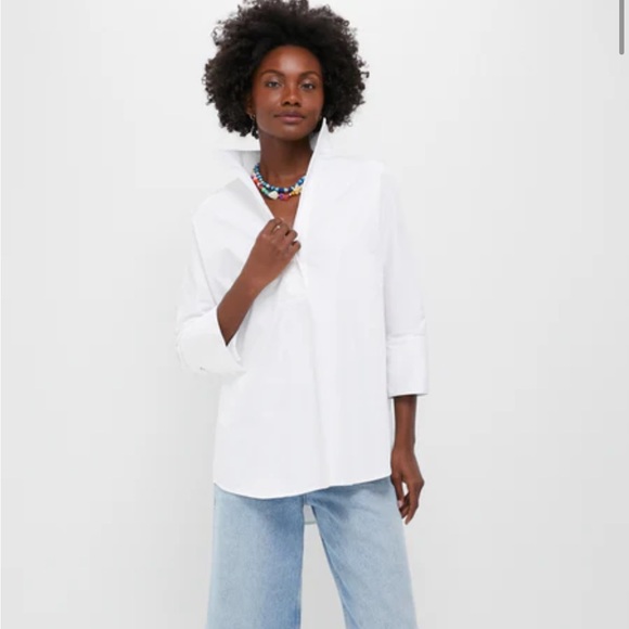 Tuckernuck Blanc Willow Blouse || Popped Collar & Pearl Button - Picture 3 of 8